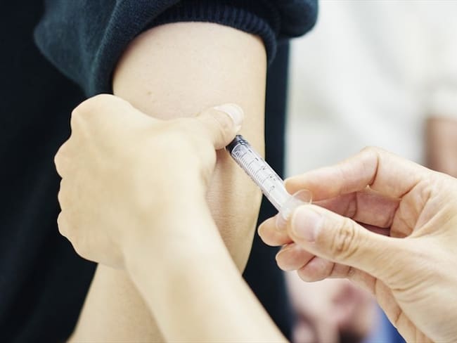 Empiezan pruebas para una vacuna contra el coronavirus