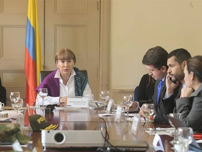 La ministra del Interior, Alicia Arango, anunció que la reunión será el próximo lunes 16 de marzo con el fin de atender el problema de tierras y de deforestación. Foto: Ministerio del Interior