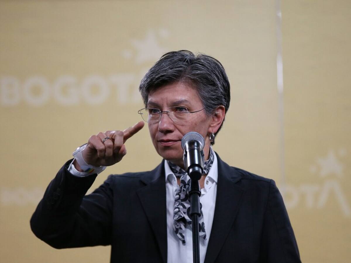 Denuncian que funcionaria de Claudia López estaría participando en política