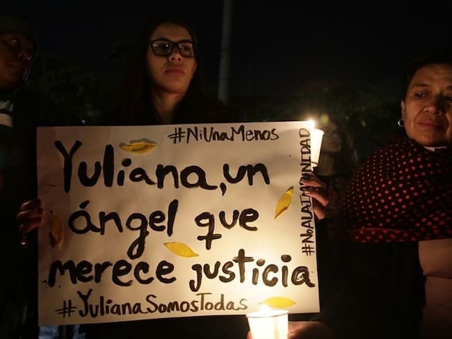 Bogotá, 5 de diciembre de 2016. En el Parque de Lourdes en Bogotá, se concentran ciudadanos para exigir justicia por el asesinato de Yuliana Andrea Samboni. Foto: Colprensa