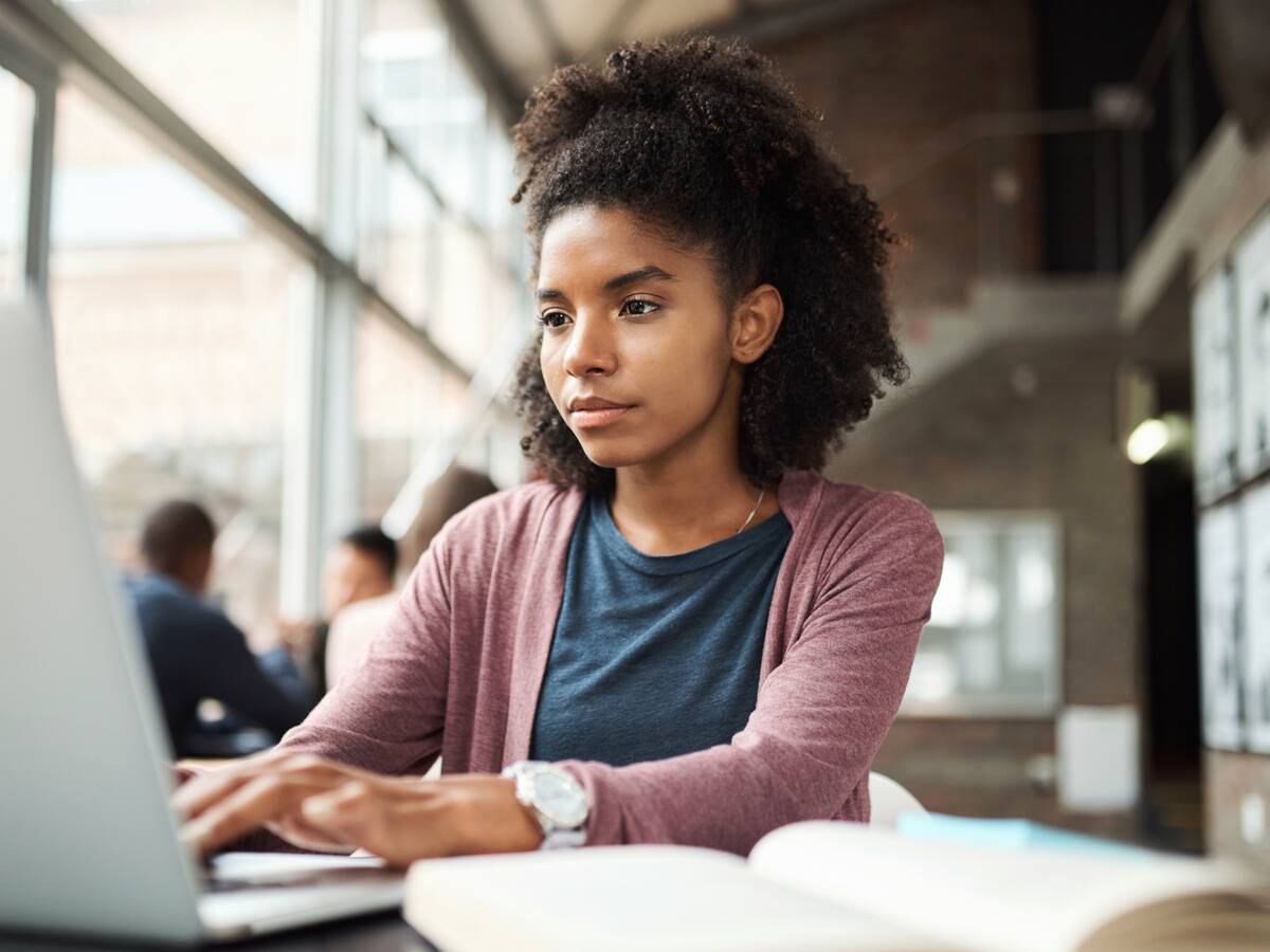 Becas en pregrado 2024: Secretaría de Educación abrió convocatoria y así puede aplicar