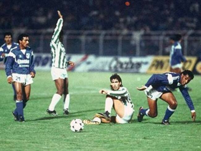 ¿Si millonarios devuelve dos estrellas obtenidas en los ochenta limpia su historia deportiva?