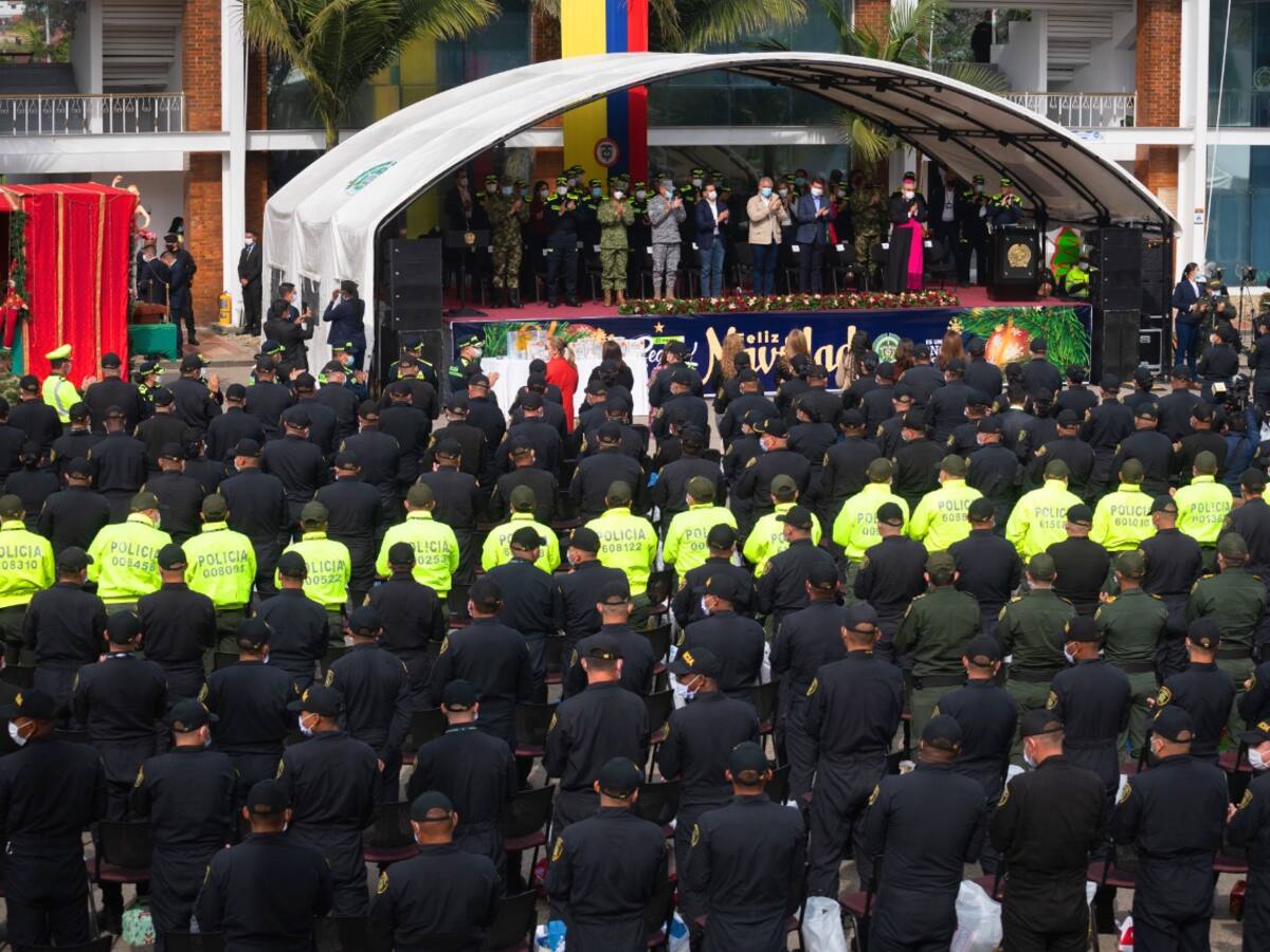 Gobierno les entregará más de 20.000 camisas balísticas a miembros de la Policía