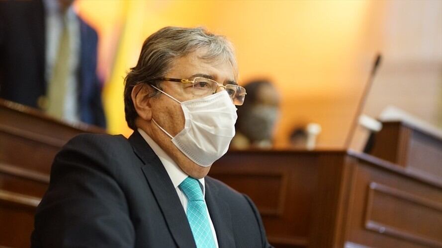 Carlos Holmes Trujillo internado en el Hospital Militar. Foto: Colprensa