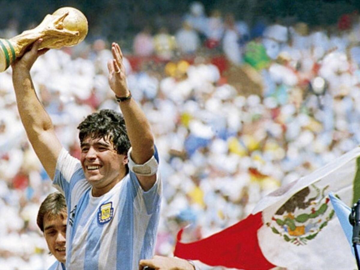 A un año de su muerte, Maradona vive en el alma del mundo fútbol
