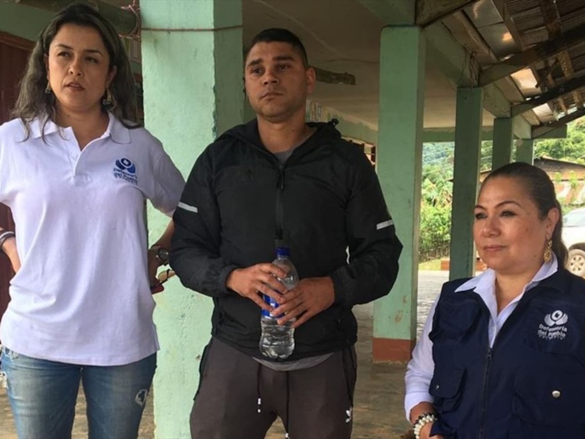 Mayor del Ejército llevaba armas y prendas militares: Indígenas del Cauca