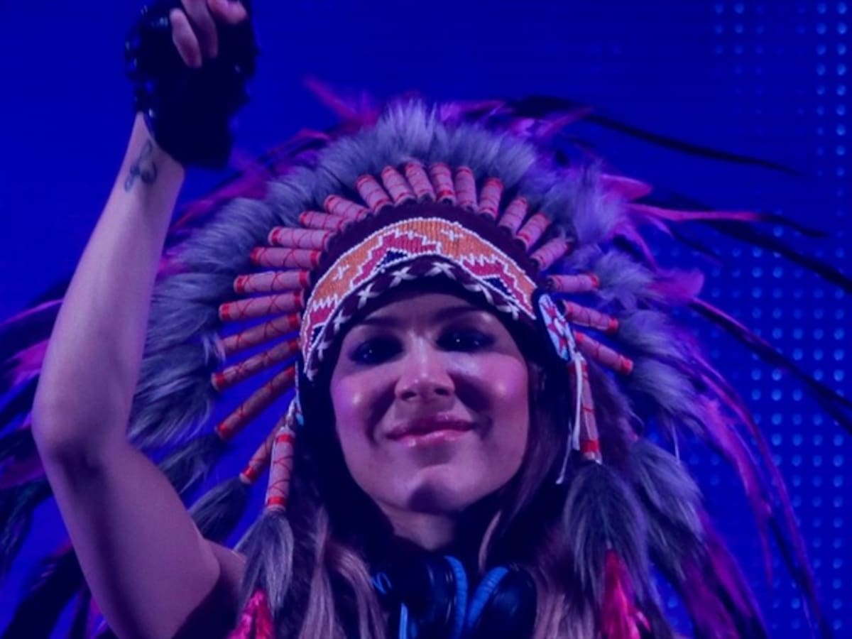 Video: Denuncian fiesta electrónica sin casi protocolos en la que Natalia París era la DJ