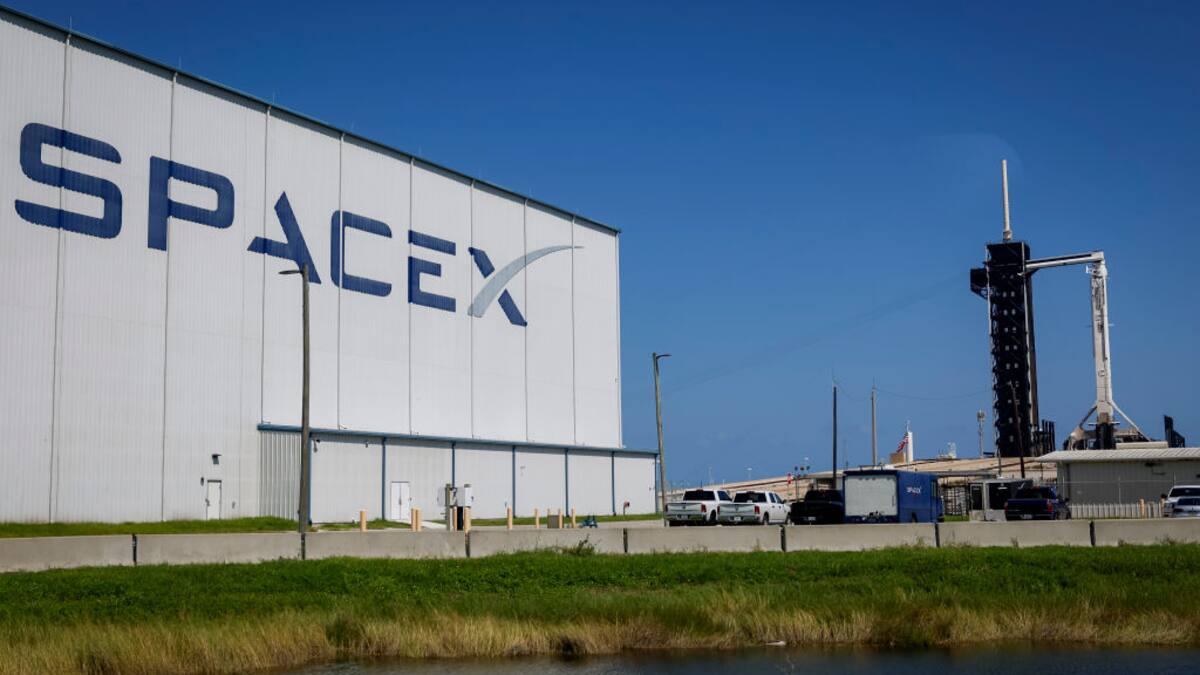 Cohete de SpaceX seguirá en tierra mientras completa correcciones para evitar que explote