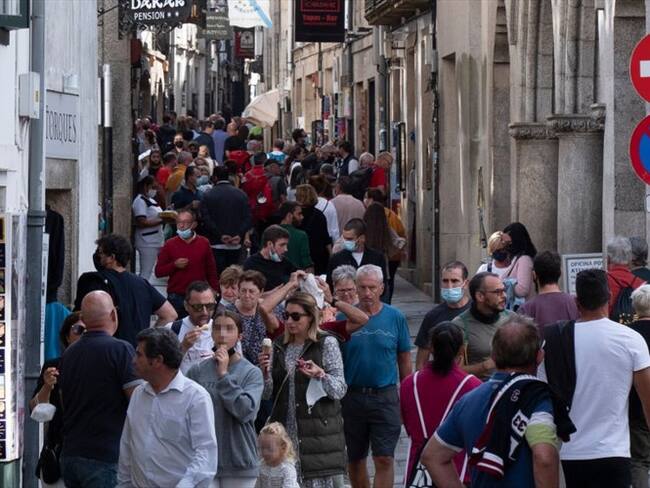 España volvió a repuntar en la incidencia del covid-19, con más de 50 casos por cada 100.000 habitantes en los últimos 14 días.. Foto: Cesar Arxina/Europa Press via Getty Images