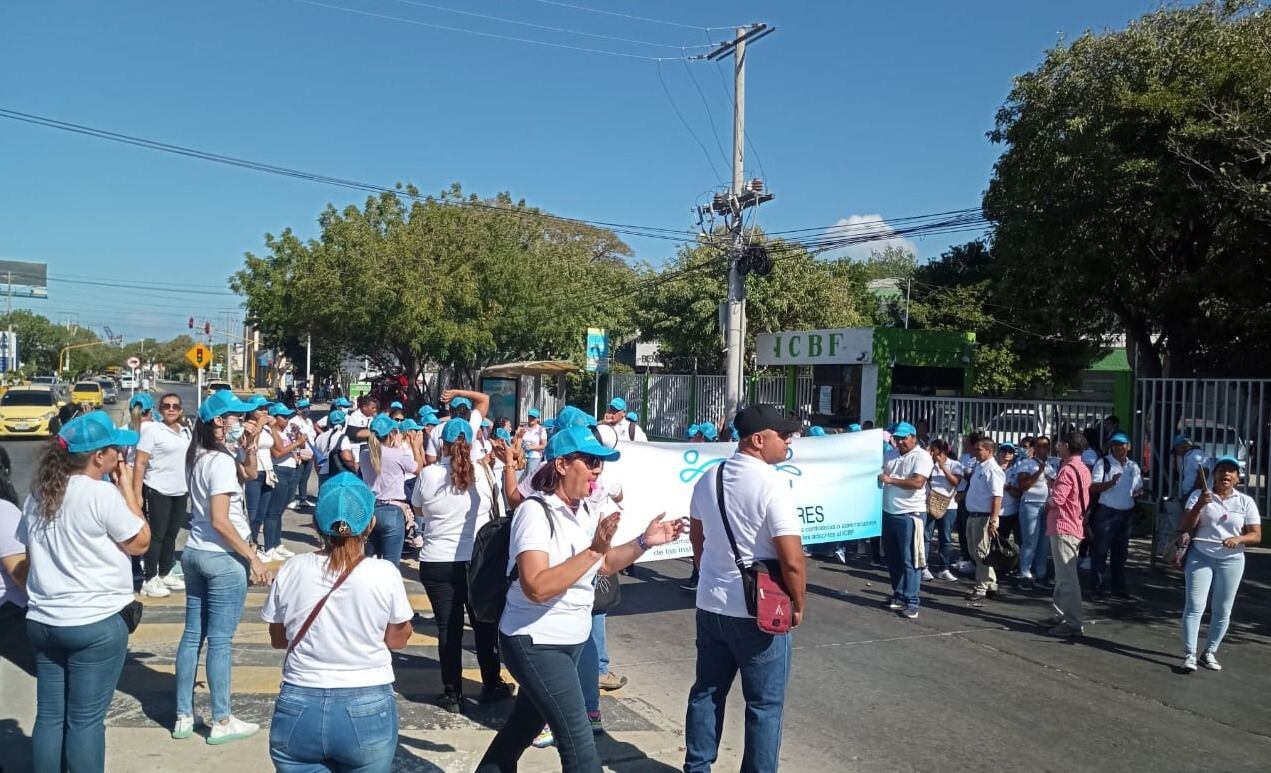Protestas de los empleados afectados. Foto: Oscar Arias