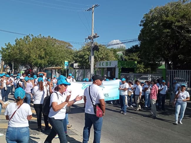 Protestas de los empleados afectados. Foto: Oscar Arias