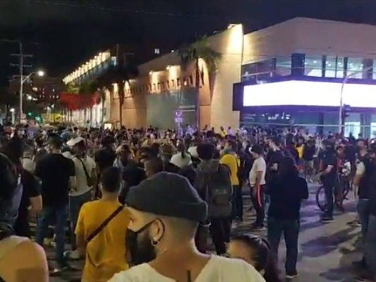Protesta en Barranquilla termina en enfrentamientos entre el Esmad y los ciudadanos