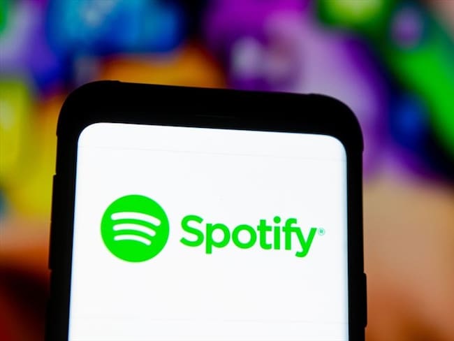 ¿Por qué Spotify baja las canciones nuevas que de repente tienen muchas descargas?