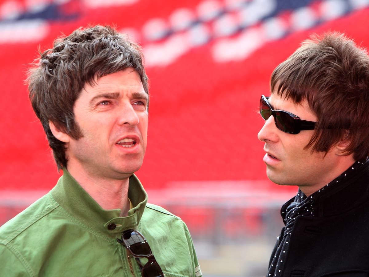 Los hermanos Noel y Liam Gallagher anuncian el regreso de la banda Oasis