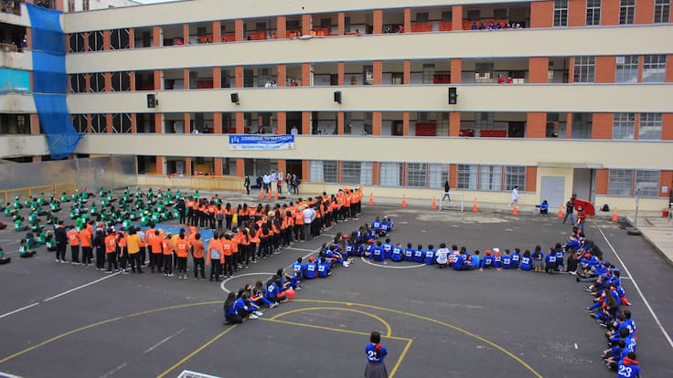 Al Oído: Reconocido colegio de Bogotá en huracán por caso de discriminación sexual