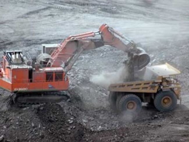 Minera Glencore estaría dejando de pagar regalías al Gobierno por cerca de 100 millones de dólares