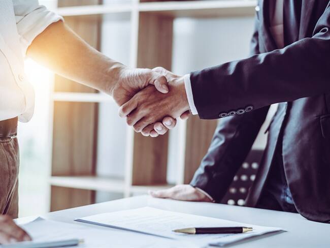 ¿Cómo se vio afectada la contratación estatal durante la emergencia sanitaria?