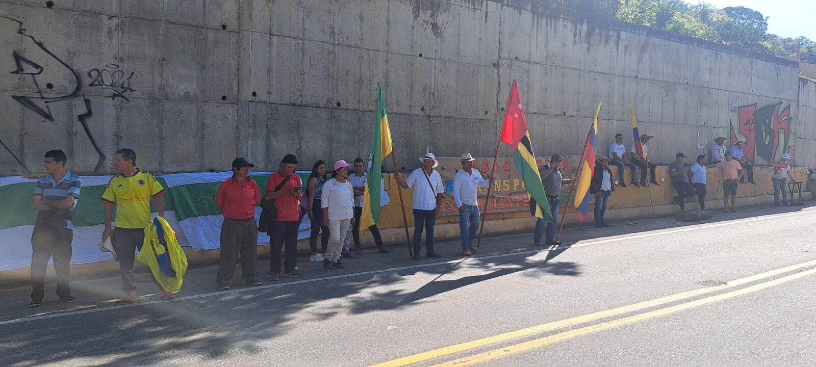 Se levantó protesta en la vía Bucaramanga - Bogotá. Foto: Suministrada