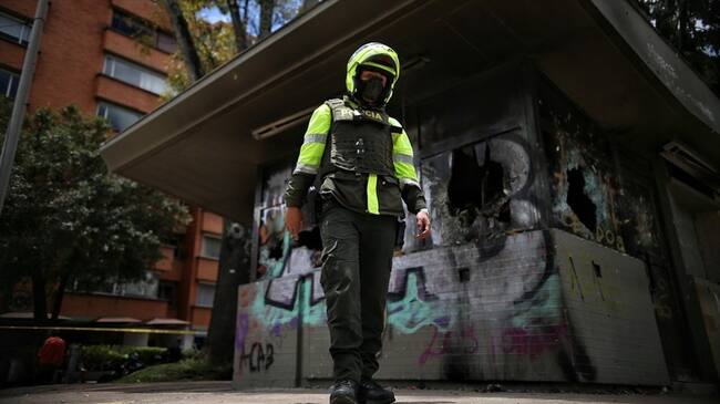 El Ministerio de Defensa, junto a la Policía Nacional, se refirió a las investigaciones que se adelantan al interior de la institución por los recientes hechos. Foto: Colprensa / SERGIO ACERO