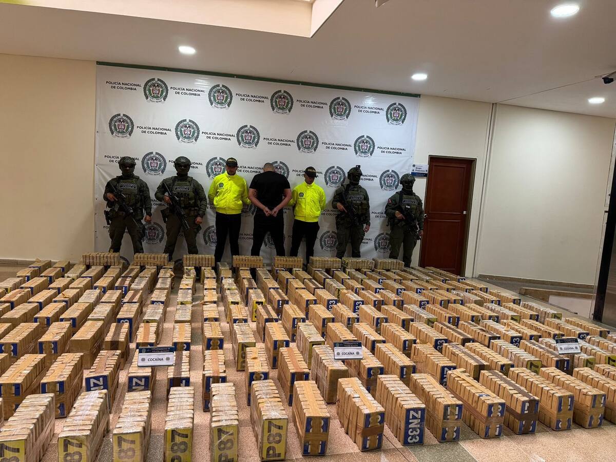 Autoridades incautaron dos toneladas de cocaína en el aeropuerto El Edén de Armenia