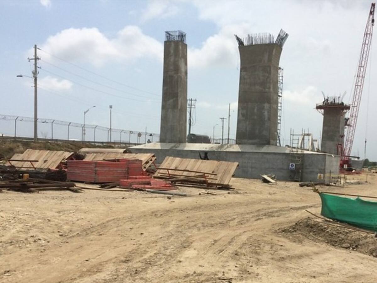 Obras del Puente Pumarejo presentan atraso en un 10%