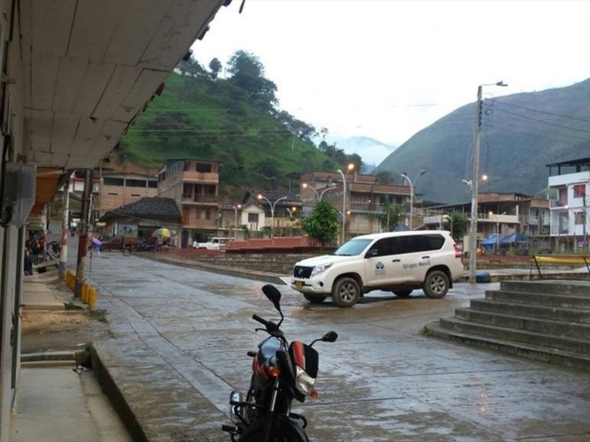 Hostigaron a la Policía Nacional en Argelia, Cauca