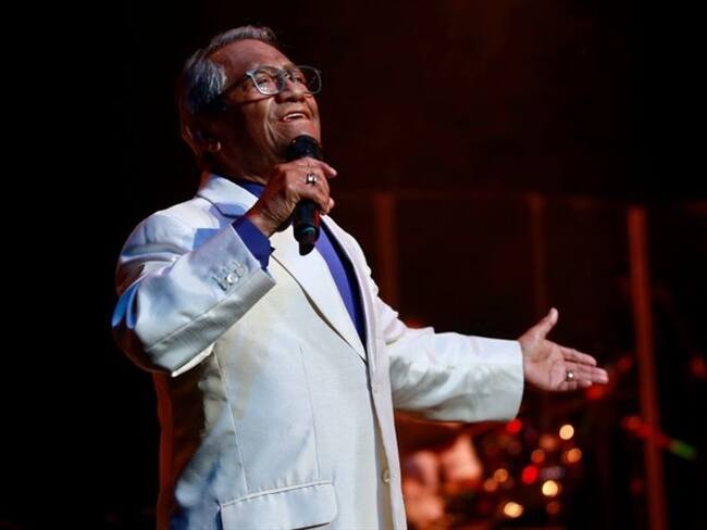 Cantautor Armando Manzanero dio positivo para COVID-19 y se encuentra hospitalizado