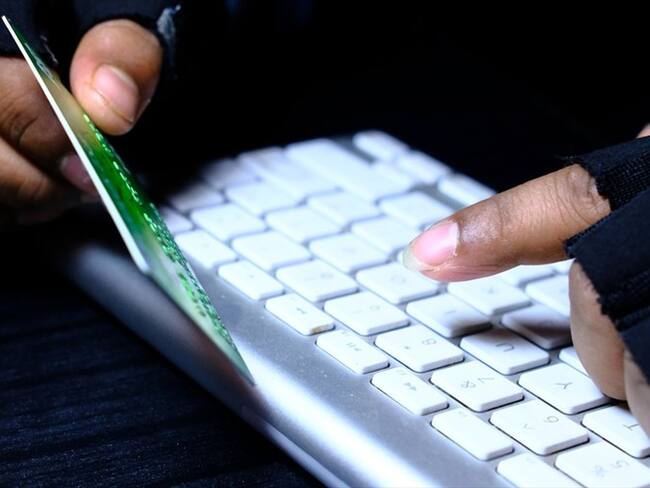 Un juez expidió 20 órdenes de captura contra la organización criminal dedicada a la transferencia no consentida de activos de manera irregular. Foto: Getty Images