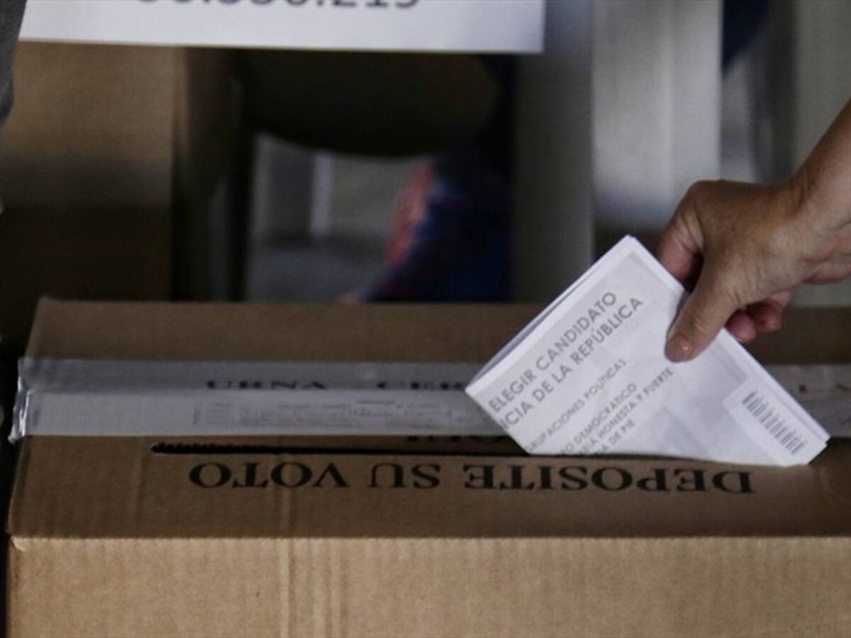 Seis precandidatos presidenciales cumplieron con las firmas para participar en las elecciones