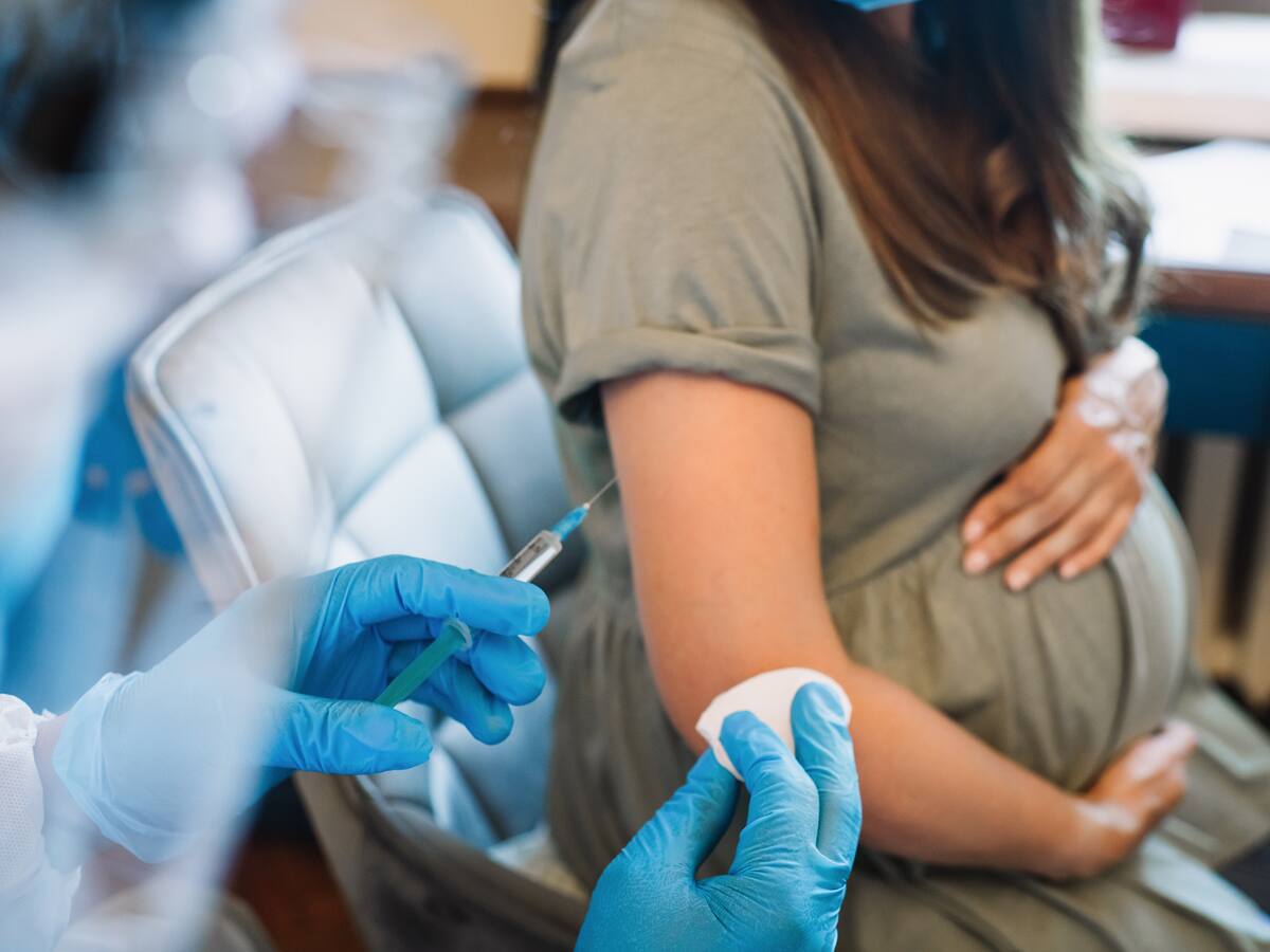 Vacuna materna contra Virus Sincitial Respiratorio: ¿desde cuándo se aplica y cómo adquirirla?