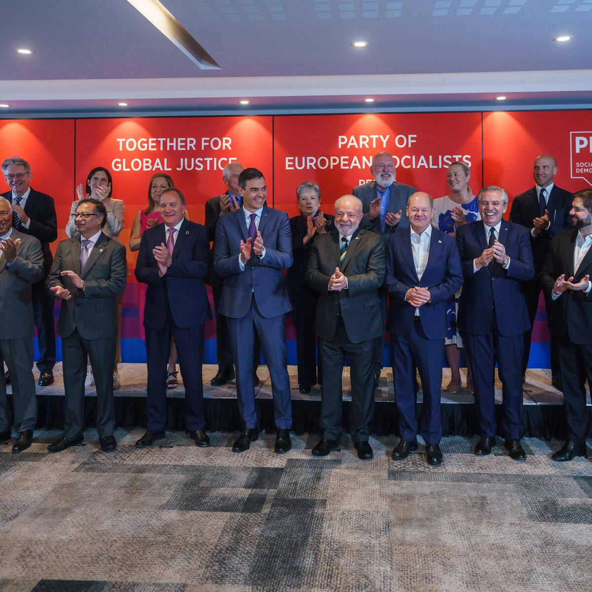 Sistema financiero requiere cambio para avanzar hacia una economía descarbonizada: Petro