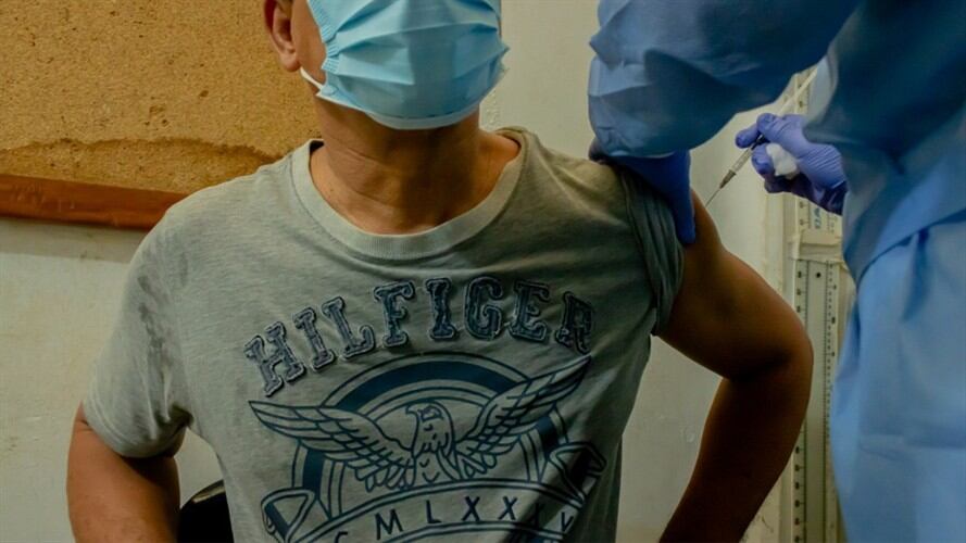 La vacunación en centros carcelarios empezó en la cárcel de Ternera y seguirá en la cárcel Distrital de Mujeres. Foto: Cortesía