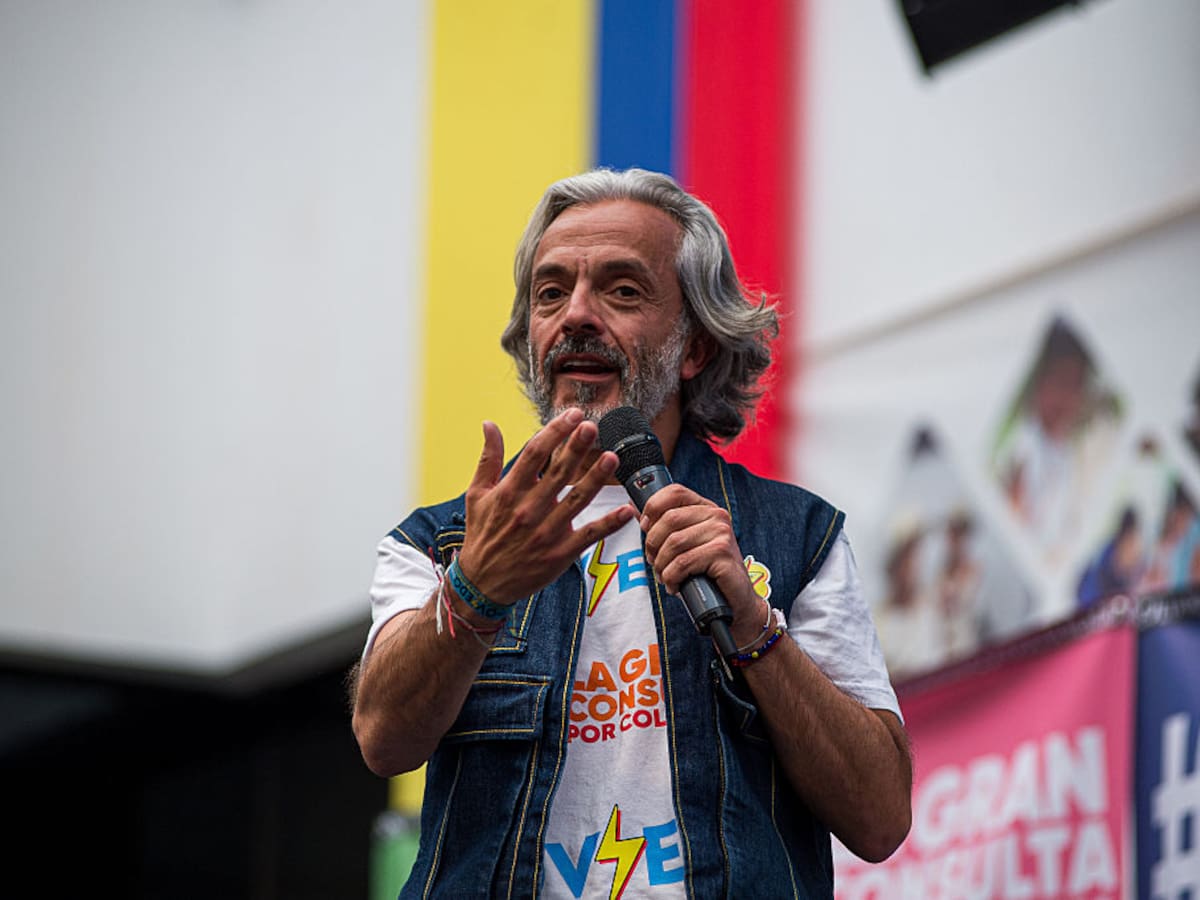 Juan Daniel Oviedo rechazó reuniones para hablar de segunda vuelta: “No más cafés, más debates”