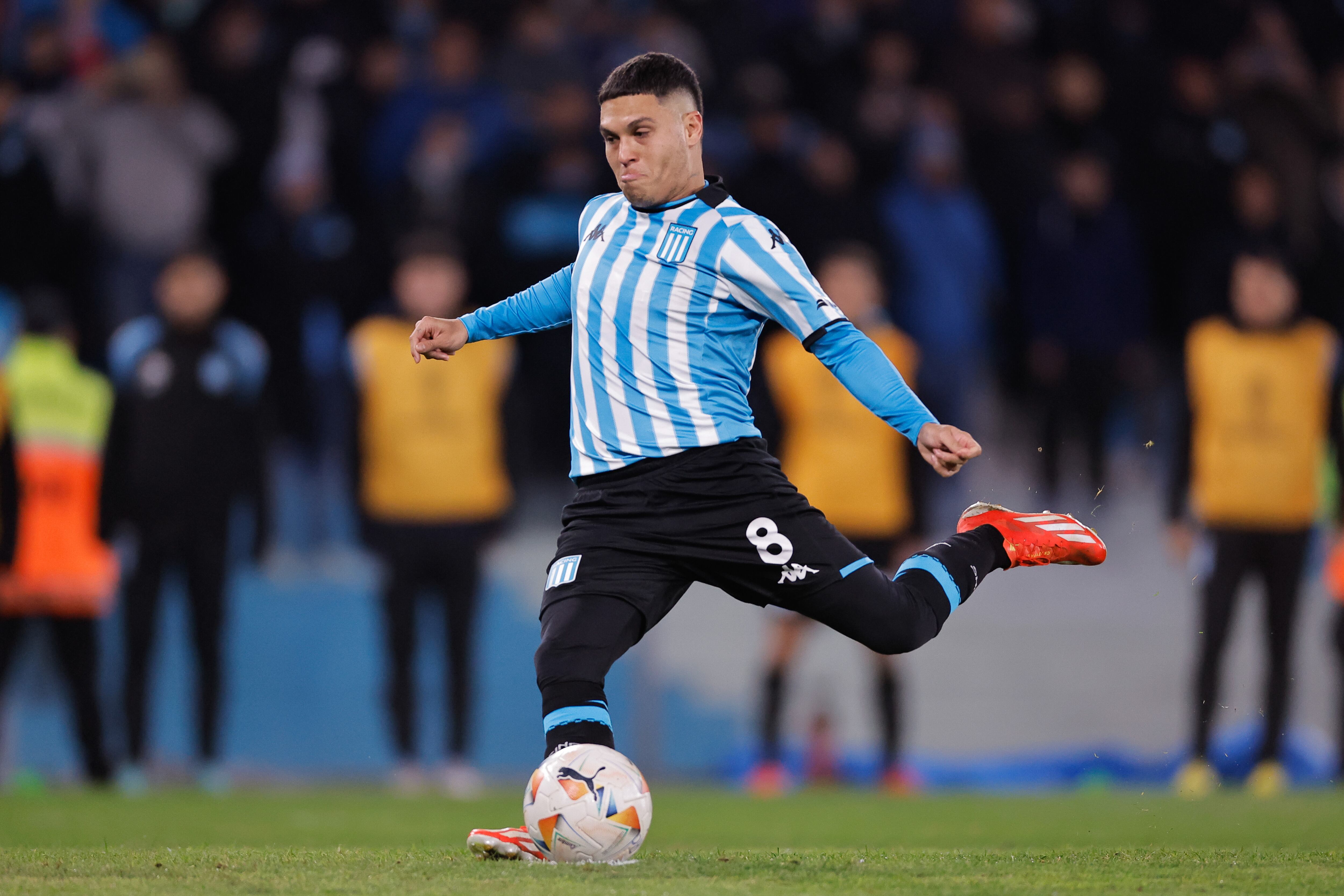 Juan Fernando Quintero de Racing. Foto: EFE.