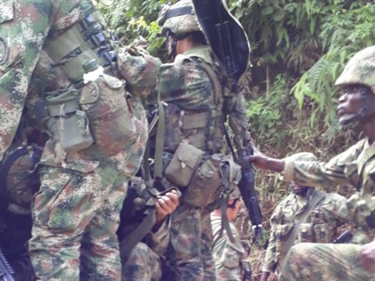 Libres militares que habían sido retenidos por campesinos en Cauca