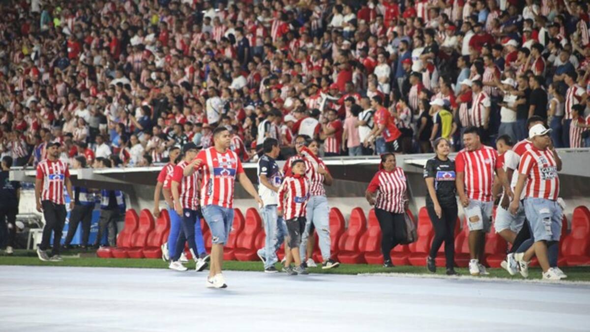 Así fue la riña en el Estadio Metropolitano de Barranquilla: hubo cuatro lesionados
