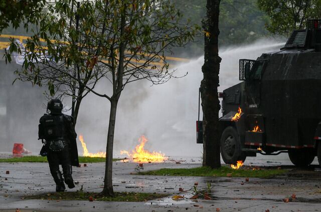 Enfrentamiento entre encapuchados y Policía. (Colprensa - Catalina Olaya)