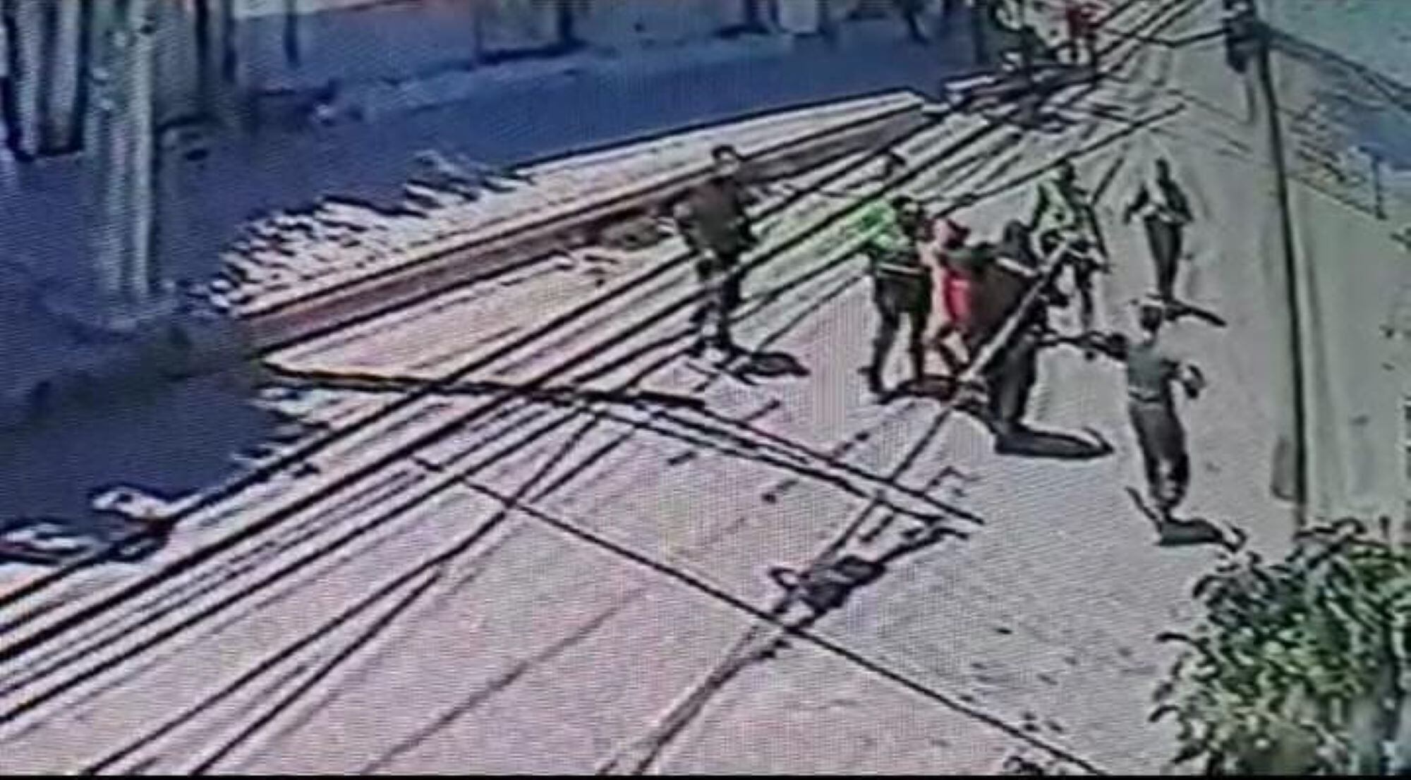 Momento de la presunta  agresión por parte de los policías/ Luis Eduardo Vélez Tovar