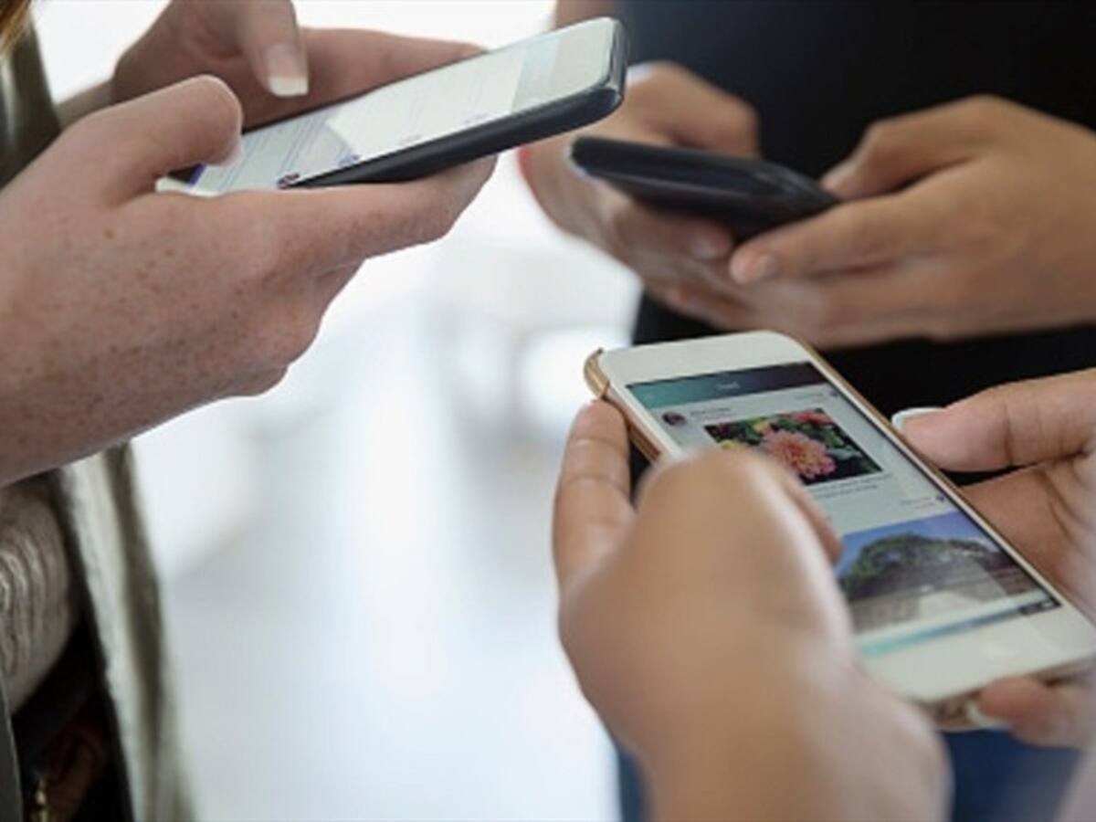 Conozca los hábitos que le podrían indicar que usted es adicto al celular