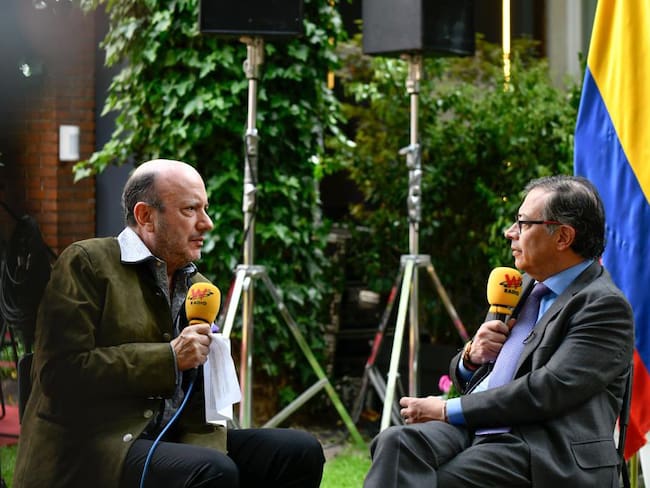 Gustavo Petro hace un balance del “balconazo” y de su visita a España
