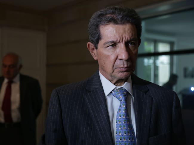 “No se puede invitar a negociar con un revólver en la cabeza”: José Félix Lafaurie al ELN