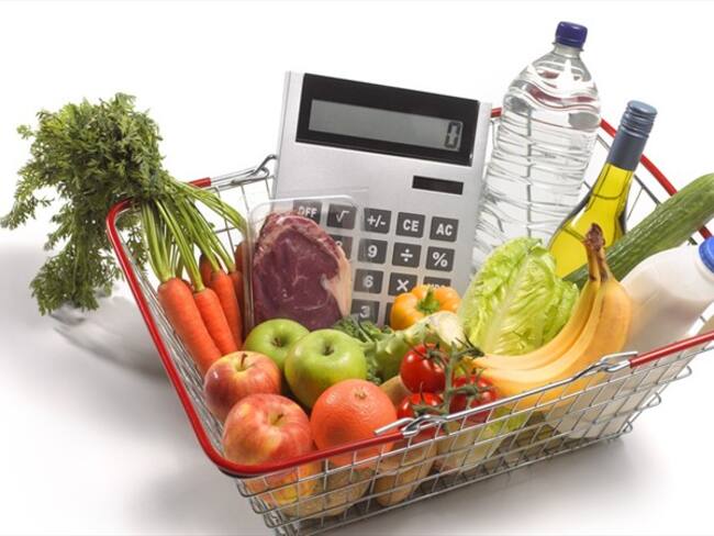 ¿Qué productos de la canasta familiar no deben ser gravados con IVA?. Foto: Getty Images / PETER DAZELEY