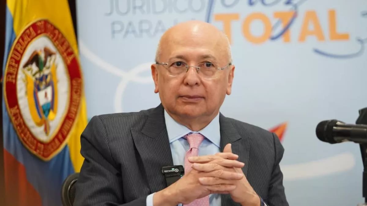 Petro no quiere aspersión generalizada: MinJusticia anunció estudios sobre afectación del glifosato