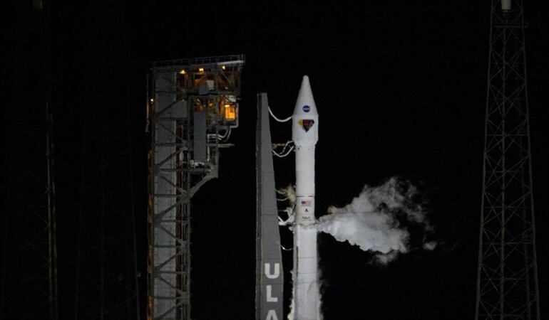 A partir del despegue, está previsto que Lucy sobrevuele la Tierra dos veces para acelerar y alcanzar los 24.000 kilómetros por hora.. Foto: EFE/EPA/Bill Ingalls / NASA HANDOUT MANDATORY
