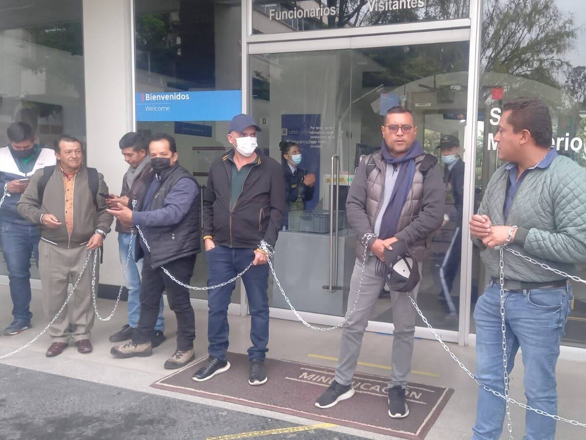 Empresarios exigen al FFIE que les paguen por obras de colegios en Boyacá