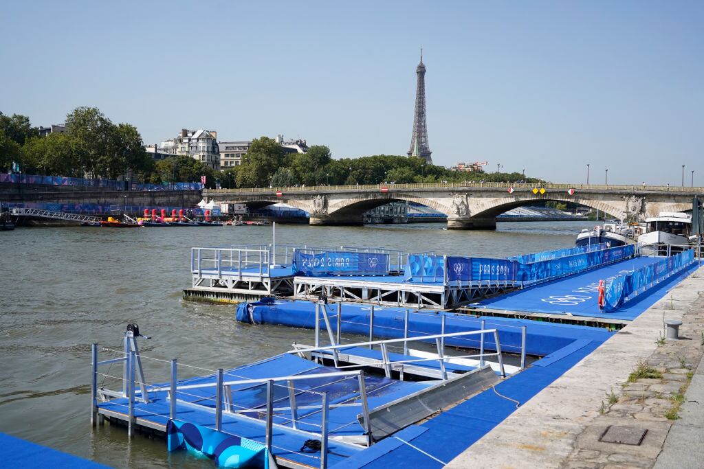 Prueba de Triatlón en el Río Sena. Foto: LAURE BOYER/Hans Lucas/AFP via Getty Images