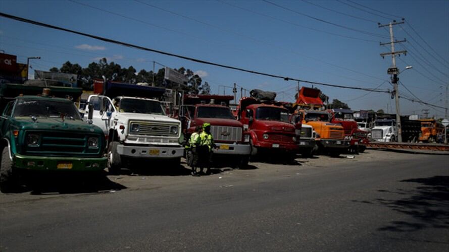 Los conductores esperan en los próximos días se tenga mayor claridad sobre las condiciones para seguir operando en las vías de Norte de Santander. Foto: Colprensa