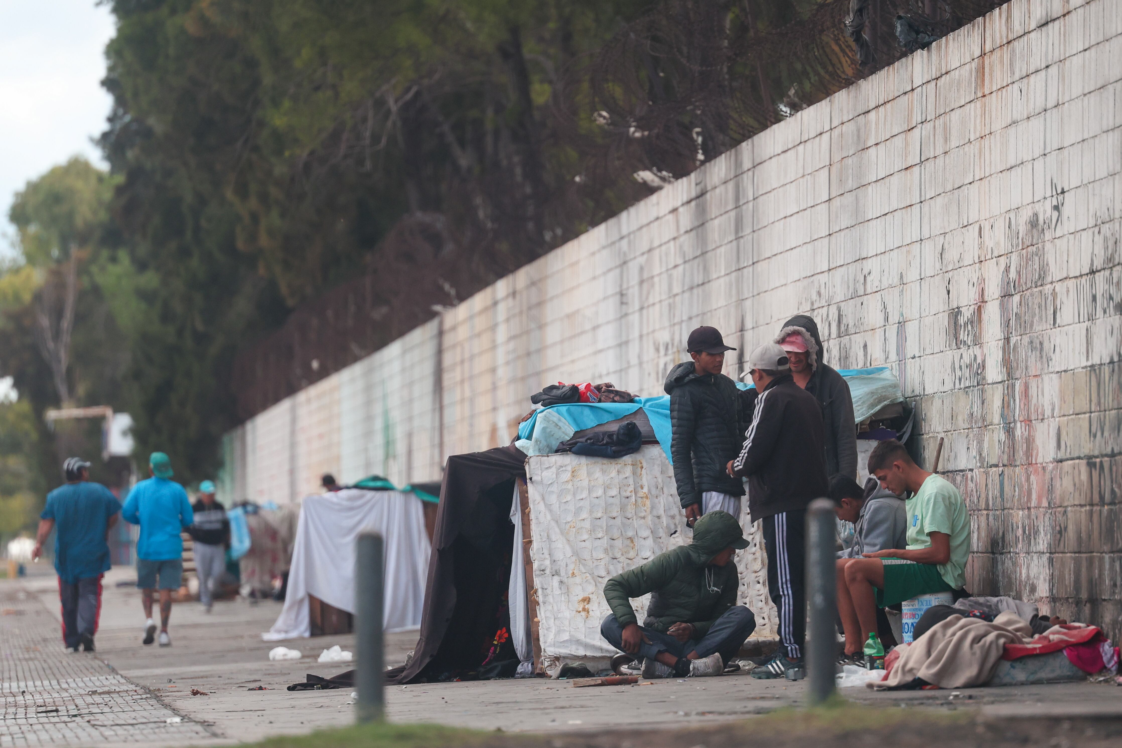 Personas en situación de calle en Buenos Aires. EFE/ Juan Roncoroni.