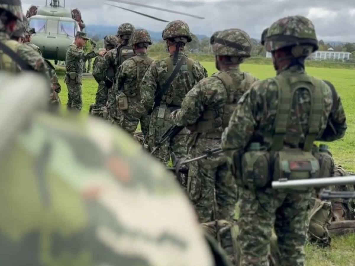 Más de 400 soldados fueron enviados a Cajibío, Cauca para apoyar los combates contra las disidencias
