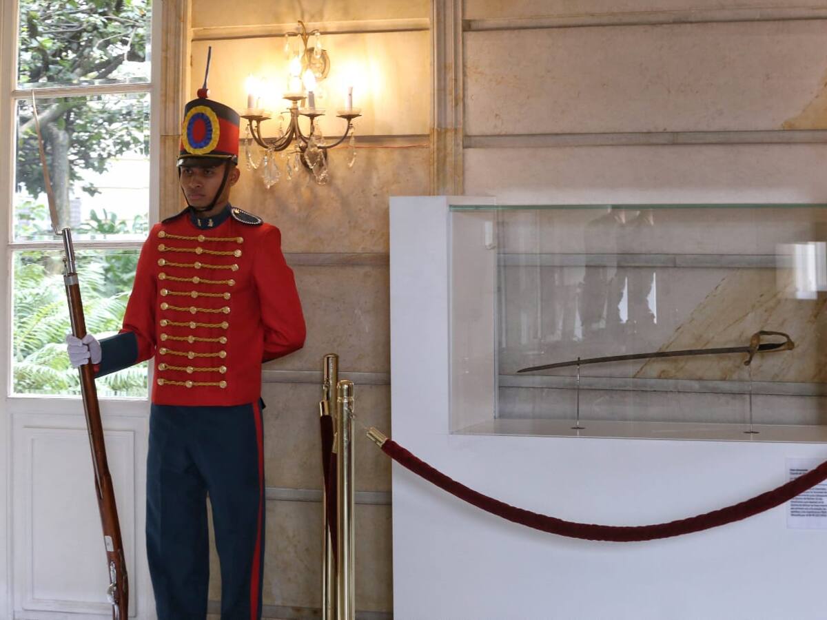 Presidente Gustavo Petro ordenó reubicar la Espada de Bolívar